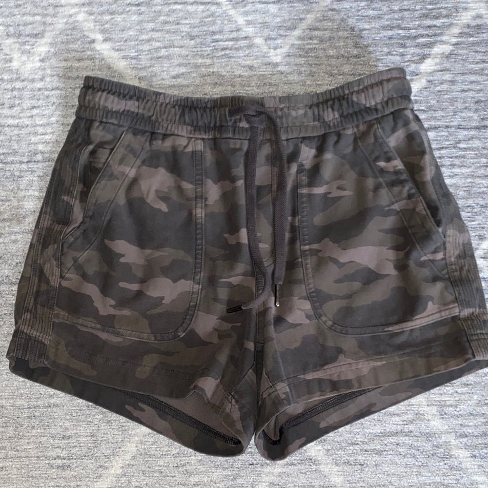 Athleta Camo Cargo Shorts - Brown and Green